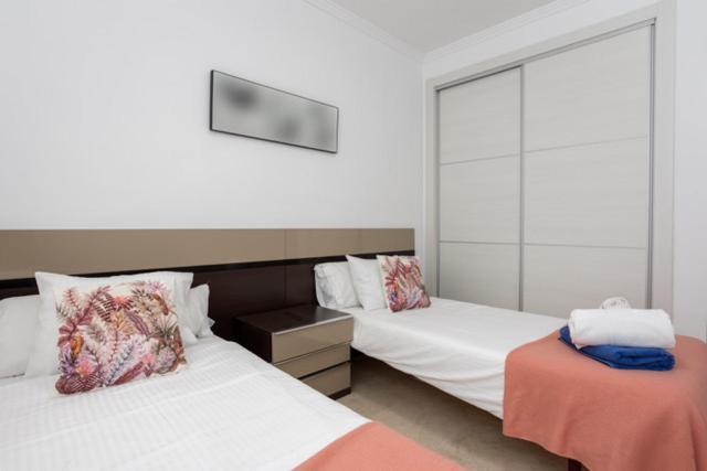 Mtr - Temporary Rent 3 Bedrooms Av Del Mar Marbellac