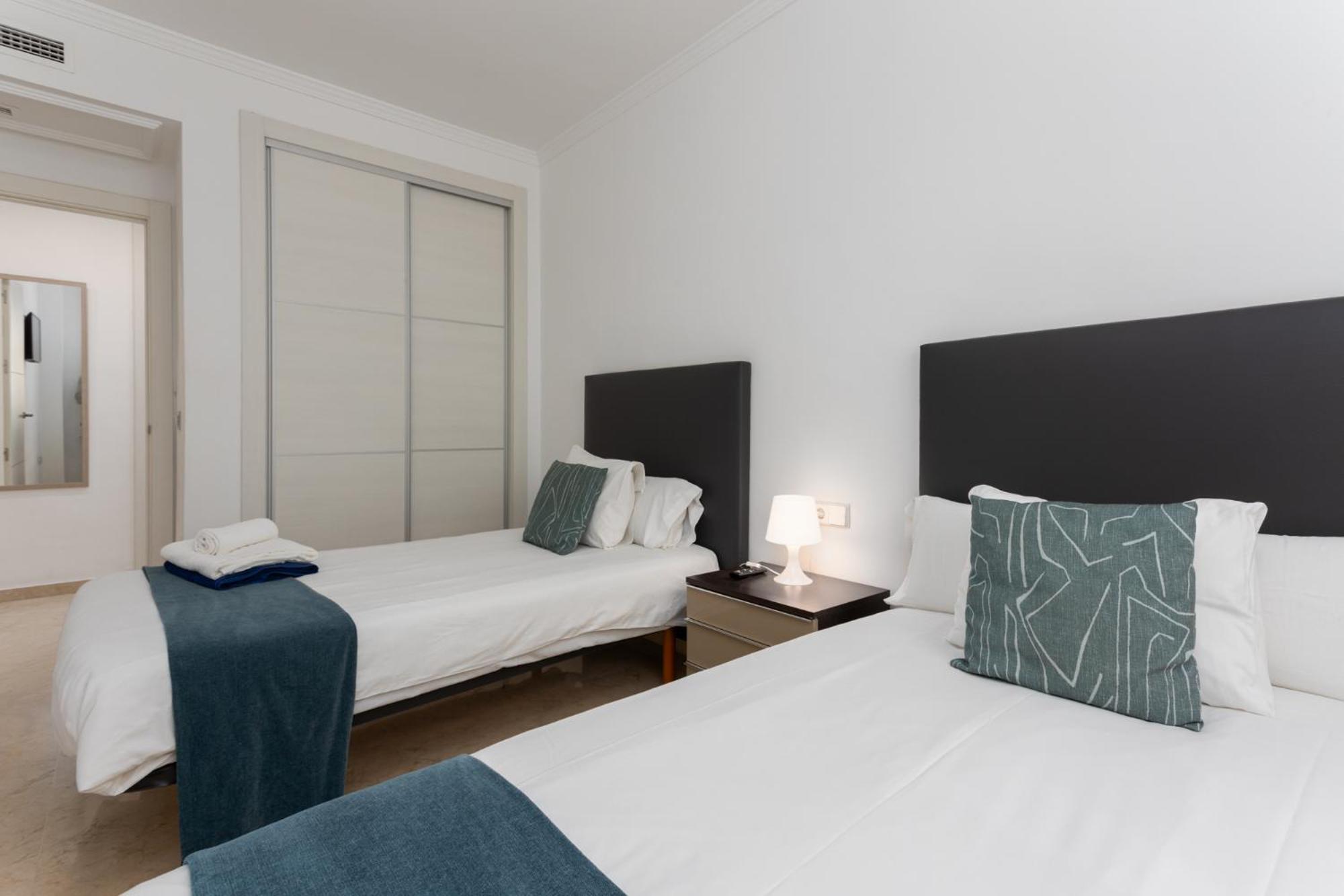 Mtr - Temporary Rent 3 Bedrooms Av Del Mar Marbella